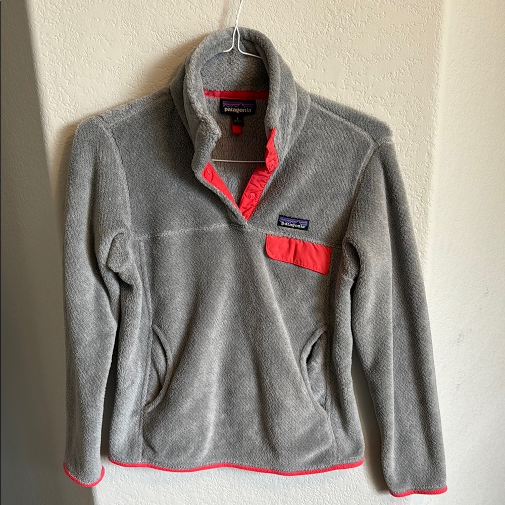 Patagonia Synchilla Sherpa Gray quarter snap with Pink Accents